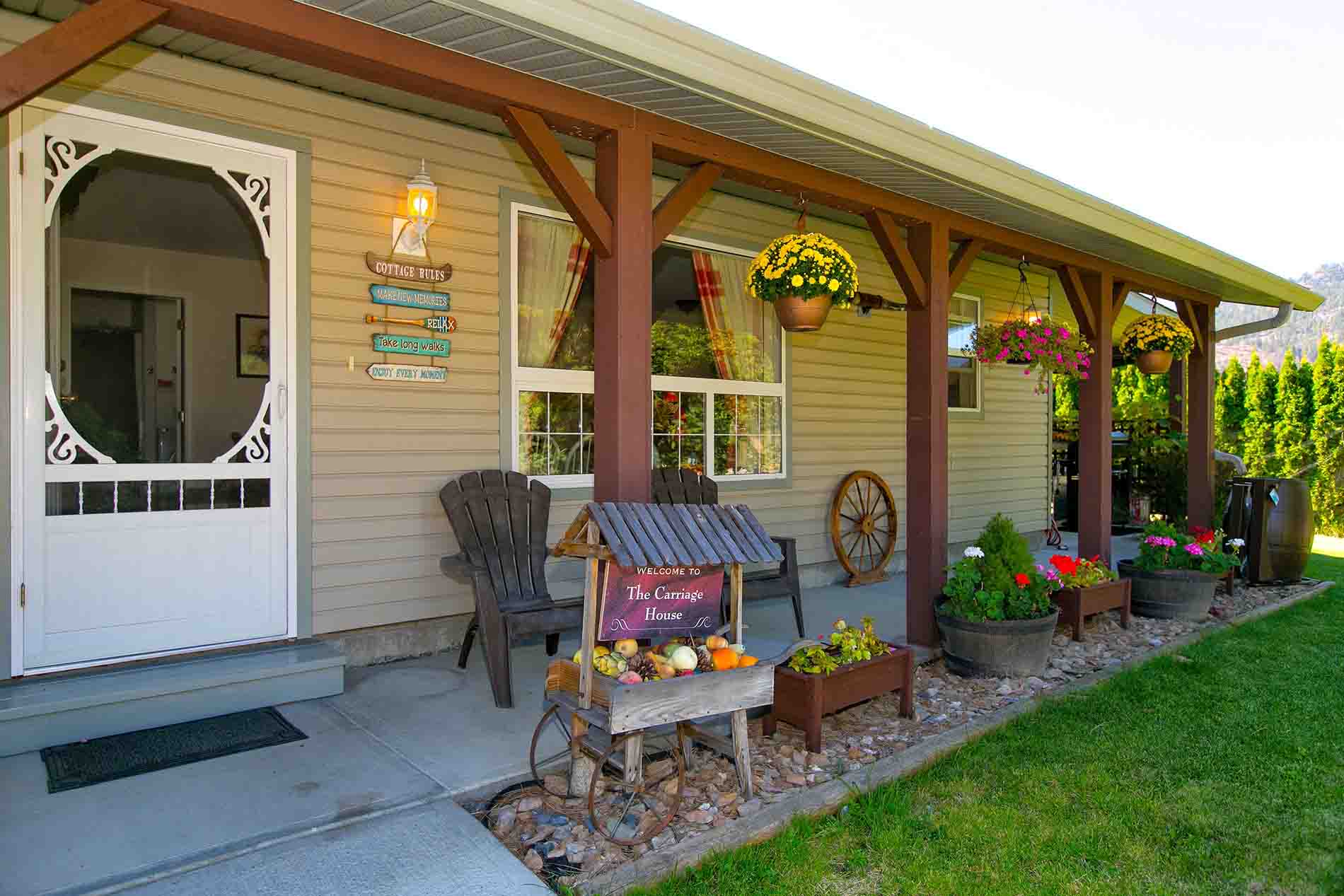 Front Exterior Okanagan Accommodation